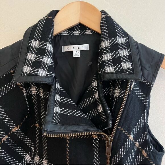 CAbi Black Grid Plaid Wool
Blend Full Zip Moto Vest Size S - Picture 2 of 13